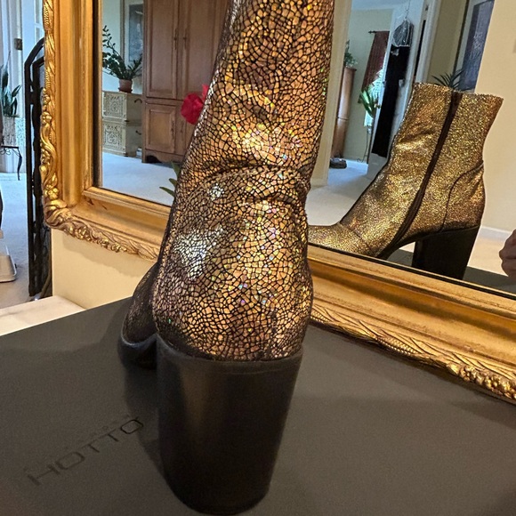 Alexander Hotto Italian gold sparkle ankle booties size 39(8 1/2) - Picture 7 of 10